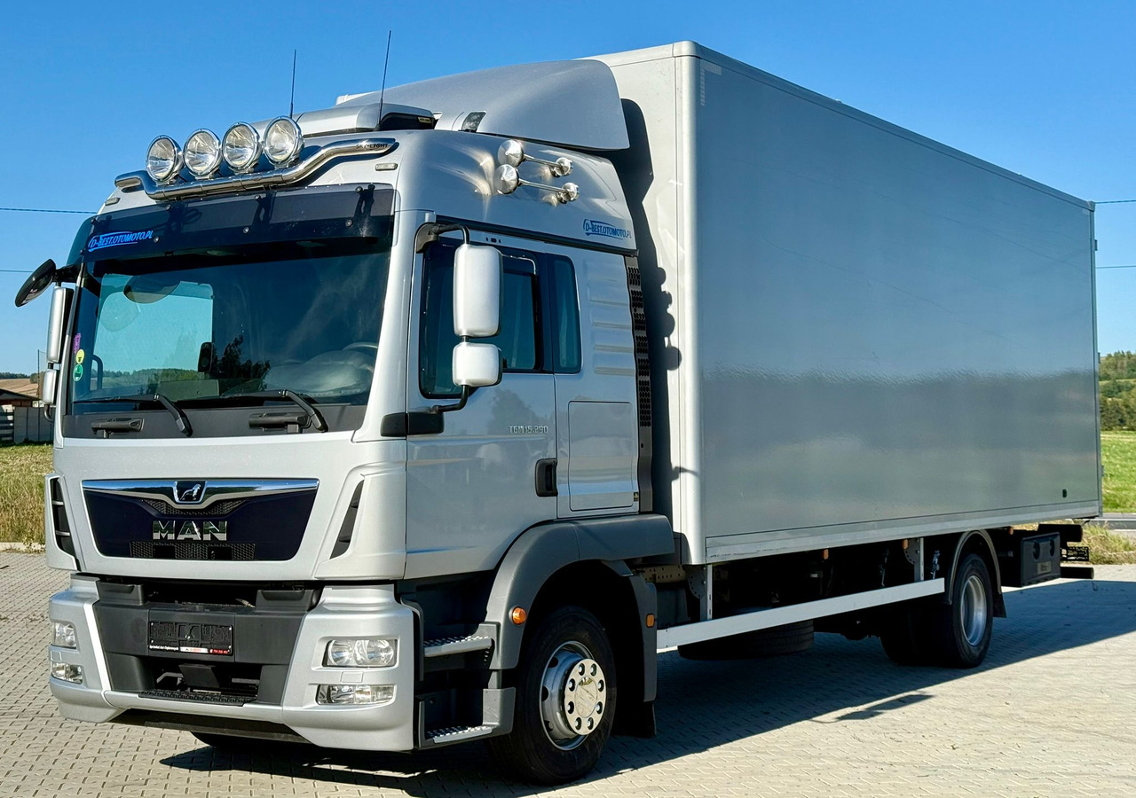 MAN TGM 15.290 / KONTENER / IZOTERMA / AUTOMAT / 7.5 M DŁUGOŚCI / 18 PALET / SYPIALKA / EURO 6 / 2020 ROK / 480 TYS KM / SPROWADZONY - Camion isothermique: photos 2 MAN TGM 15.290 / KONTENER / IZOTERMA / AUTOMAT / 7.5 M DŁUGOŚCI / 18 PALET / SYPIALKA / EURO 6 / 2020 ROK / 480 TYS KM / SPROWADZONY - Camion isothermique: photos 2