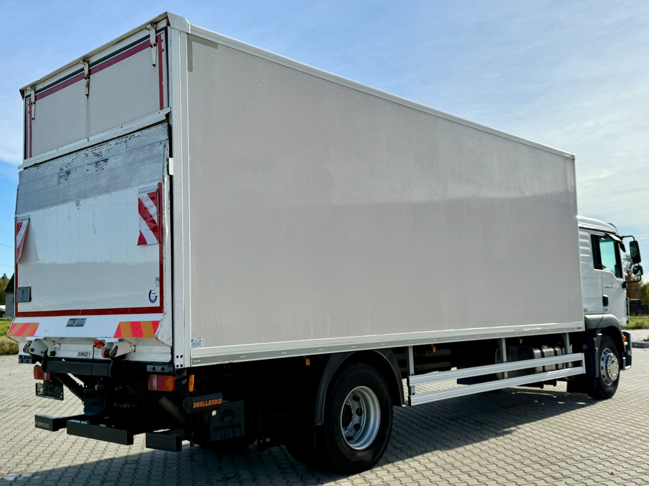 MAN TGM 18.290 / KONTENER / WINDA / 18 PALET / SYPIALKA / AUTOMAT / EURO 6 / 9 260 KG ŁADOWNOŚCI - Camion fourgon: photos 5 MAN TGM 18.290 / KONTENER / WINDA / 18 PALET / SYPIALKA / AUTOMAT / EURO 6 / 9 260 KG ŁADOWNOŚCI - Camion fourgon: photos 5