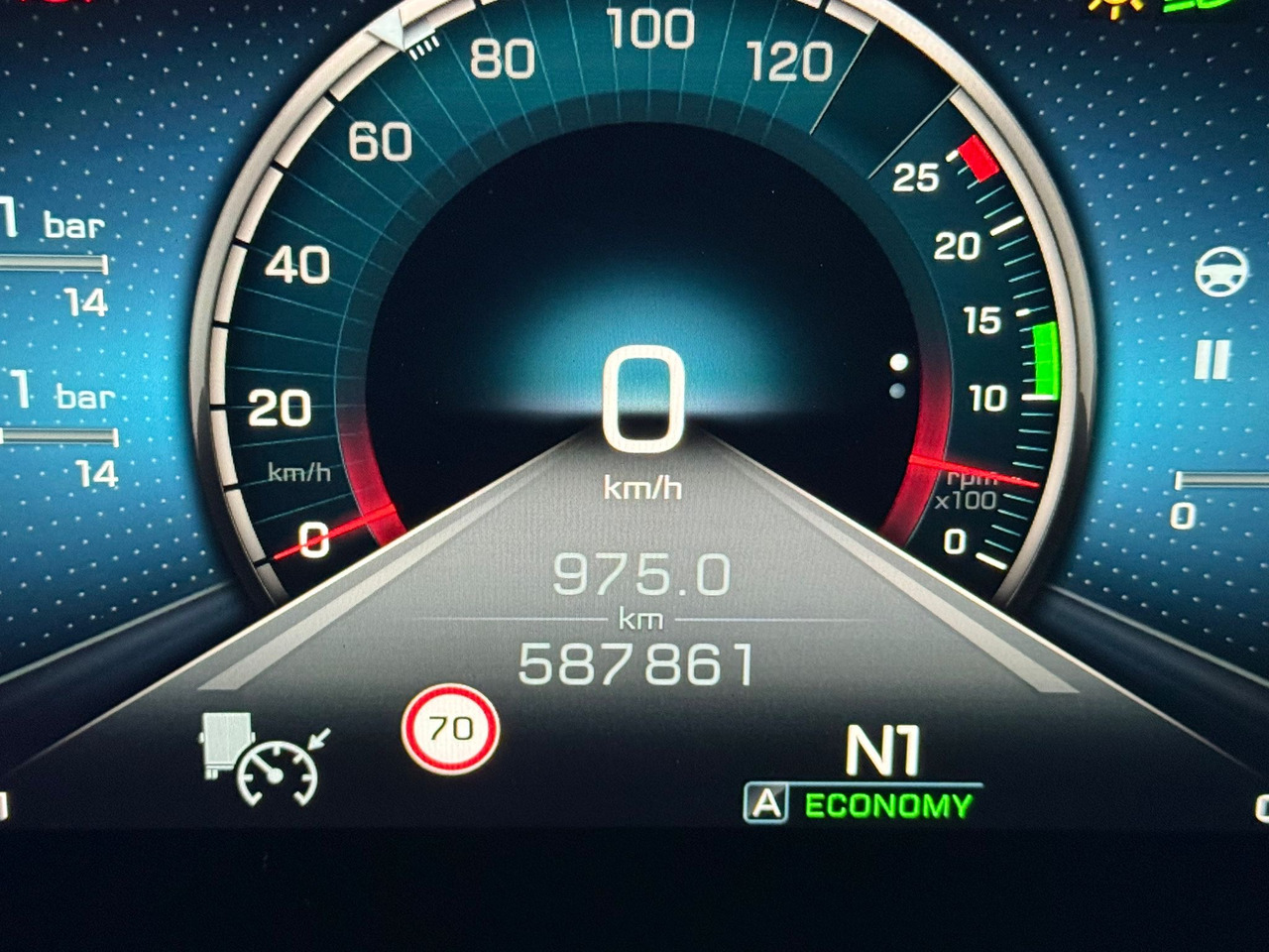 Camion à rideaux coulissants MERCEDES-BENZ ACTROS 1845 / FIRANKA / 19 EUROPALET / DUŻA KABINA / AUTOMAT / 2021: photos 22 Camion à rideaux coulissants MERCEDES-BENZ ACTROS 1845 / FIRANKA / 19 EUROPALET / DUŻA KABINA / AUTOMAT / 2021: photos 22