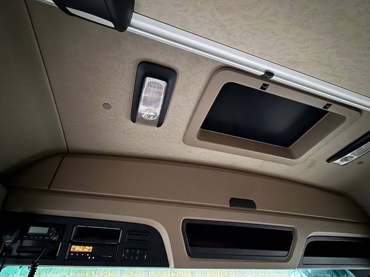 Camion à rideaux coulissants MERCEDES-BENZ ACTROS 1845 / FIRANKA / 19 EUROPALET / DUŻA KABINA / AUTOMAT / 2021: photos 24 Camion à rideaux coulissants MERCEDES-BENZ ACTROS 1845 / FIRANKA / 19 EUROPALET / DUŻA KABINA / AUTOMAT / 2021: photos 24