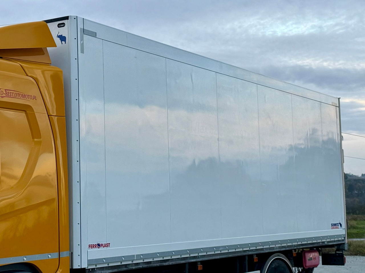 Camion isothermique SCANIA P220 / IZOTERMA / WINDA / SCHMITZ / 18 PALET / SILNIK 6 / SYPIALKA / 2019 ROK / NISKI PRZEBIEG: photos 22