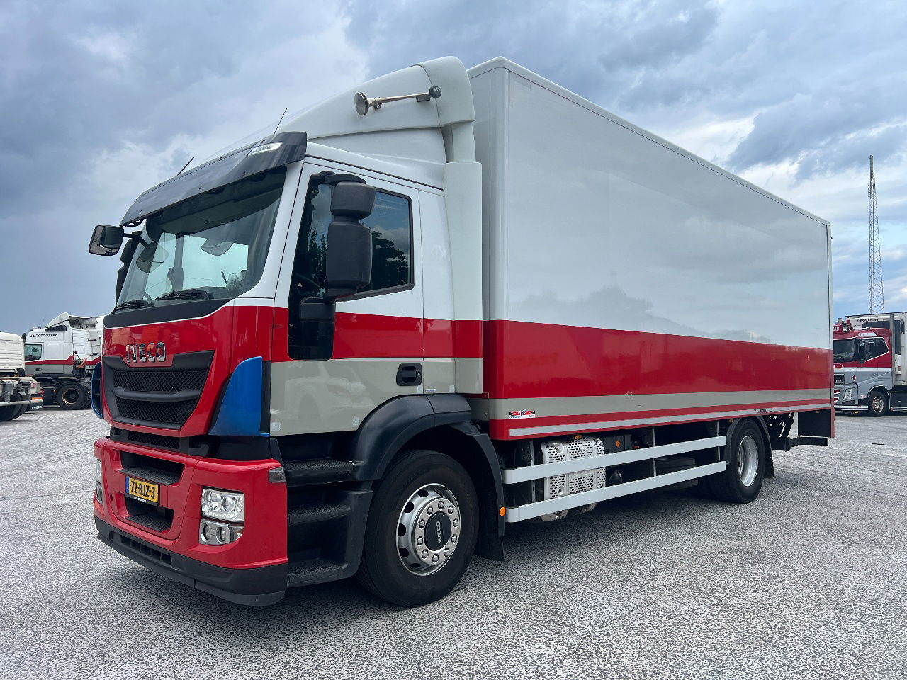 Iveco Stralis 310 AD, 19Ton, Euro 6 - Camion fourgon: photos 1 Iveco Stralis 310 AD, 19Ton, Euro 6 - Camion fourgon: photos 1