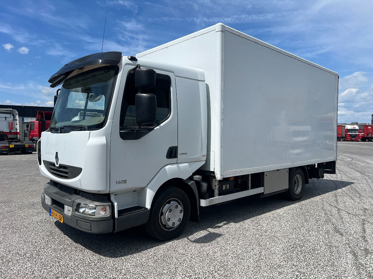 Renault Midliner 160 Manual - Camion fourgon: photos 1 Renault Midliner 160 Manual - Camion fourgon: photos 1