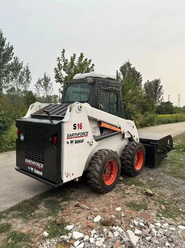 Bobcat S 16 - Mini chargeuse: photos 3 Bobcat S 16 - Mini chargeuse: photos 3
