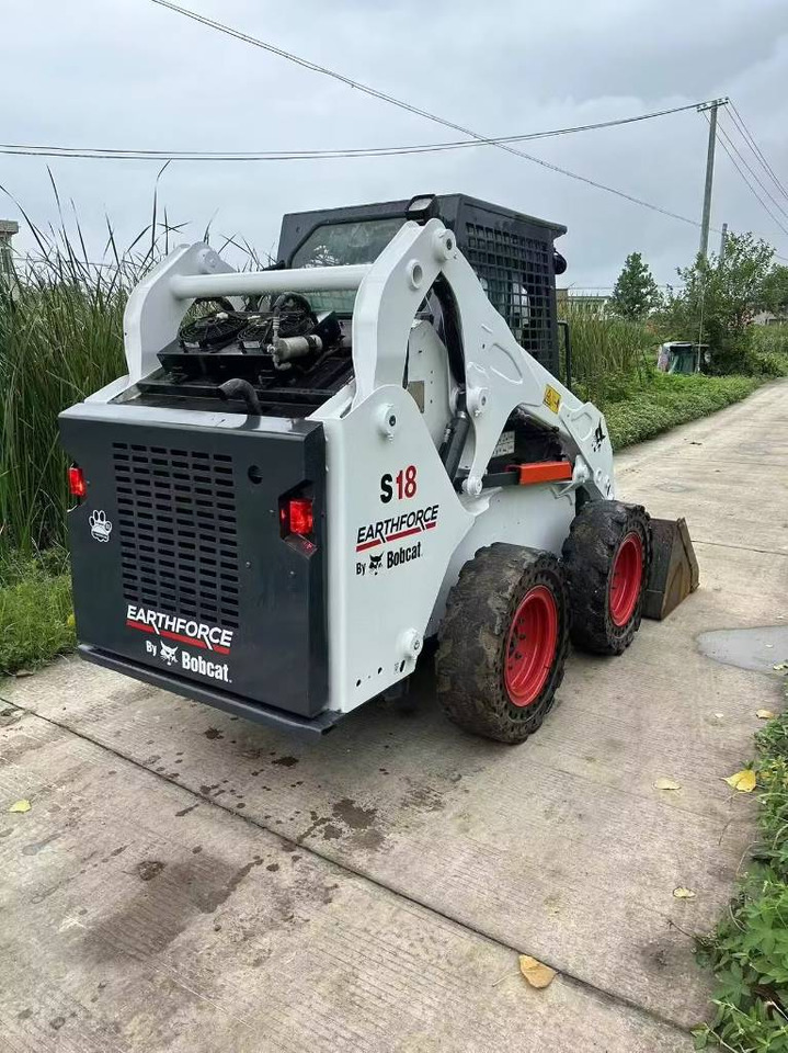 Bobcat S 18 - Mini chargeuse: photos 1 Bobcat S 18 - Mini chargeuse: photos 1