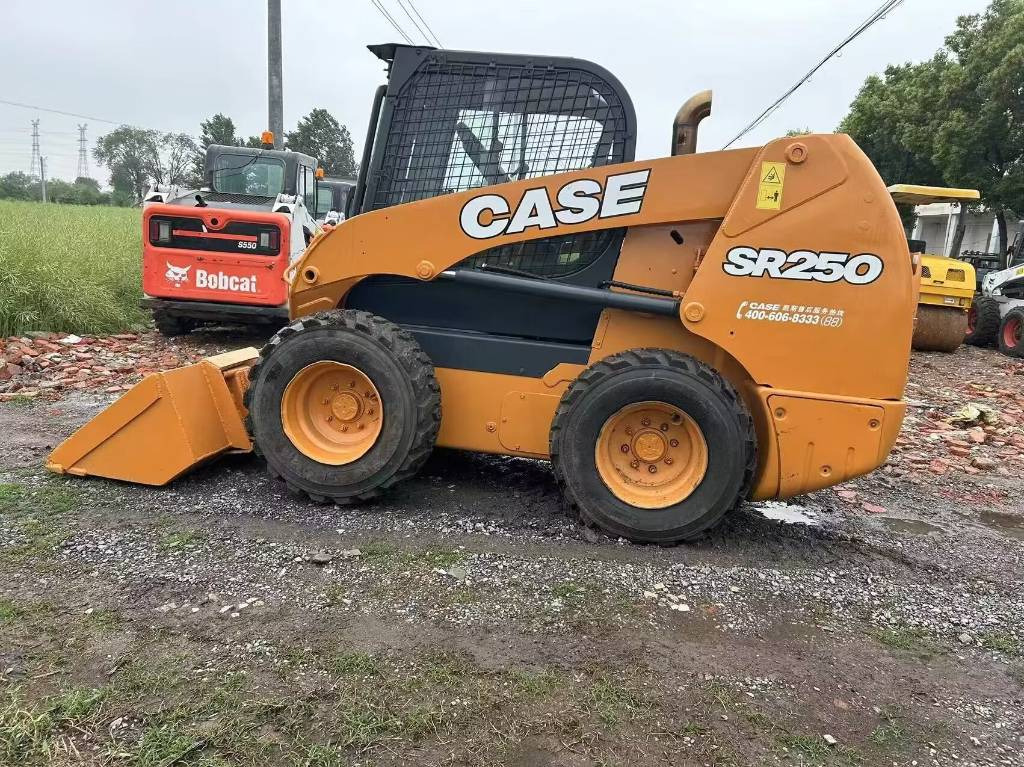 CASE SR 250 - Mini chargeuse: photos 3 CASE SR 250 - Mini chargeuse: photos 3