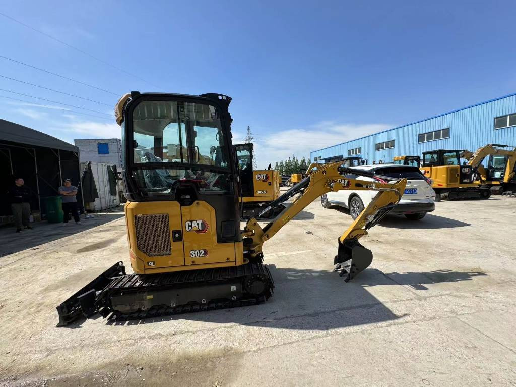 CAT 302 - Mini pelle: photos 1 CAT 302 - Mini pelle: photos 1