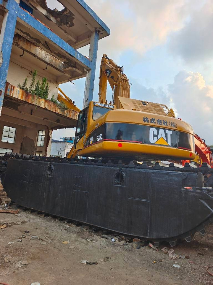 CAT 320 C - Excavatrice amphibie: photos 4 CAT 320 C - Excavatrice amphibie: photos 4