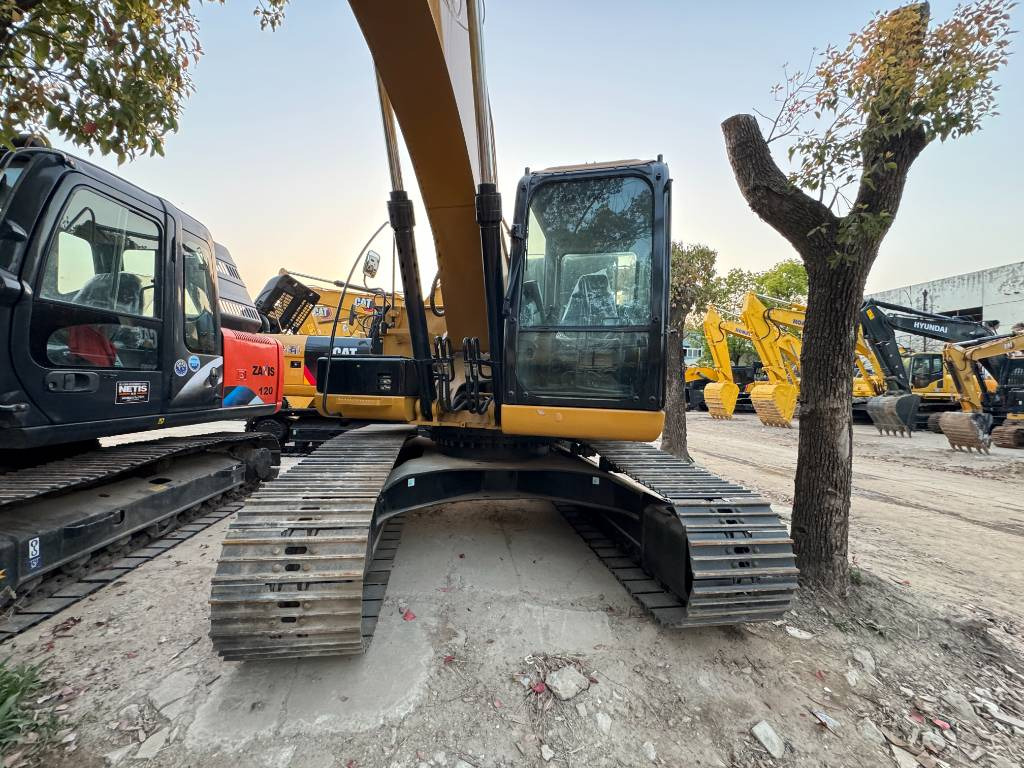 CAT 320 D C7.1 ENGINE - Pelle sur chenille: photos 4 CAT 320 D C7.1 ENGINE - Pelle sur chenille: photos 4