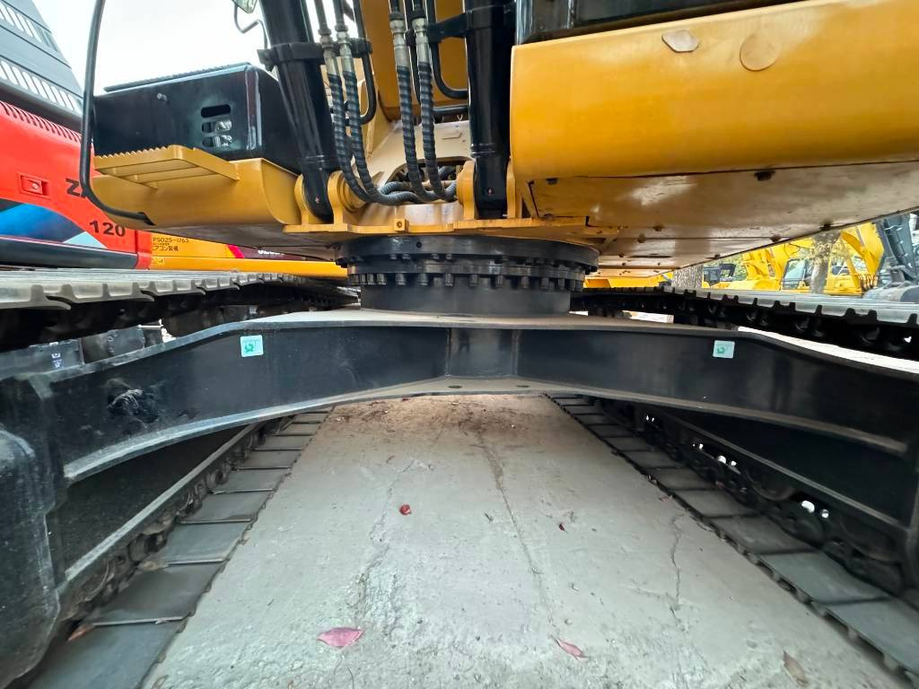 Pelle sur chenille CAT 320 D-C7.1 enging: photos 8