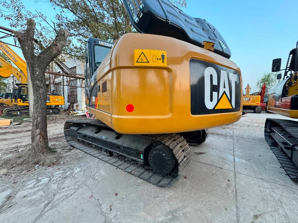 Pelle sur chenille CAT 320 D-C7.1 enging: photos 18