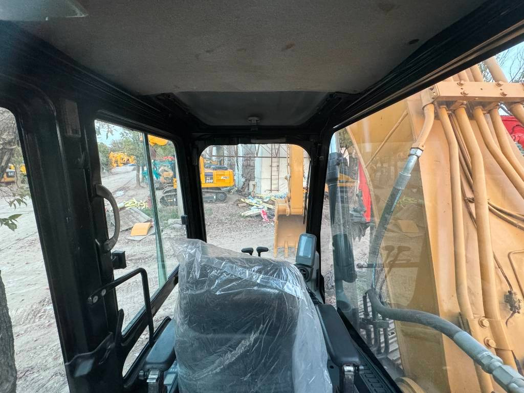 Pelle sur chenille CAT 320 D-C7.1 enging: photos 10