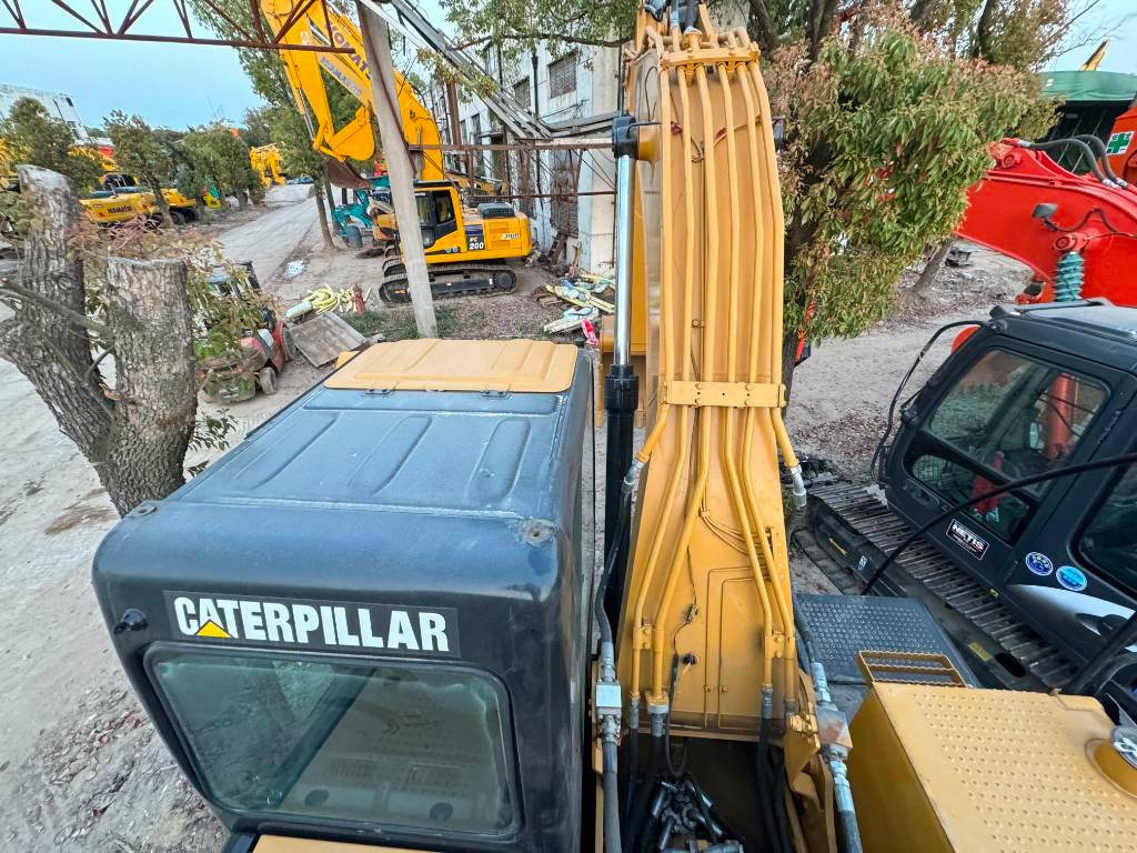 Pelle sur chenille CAT 320 D-C7.1 enging: photos 17