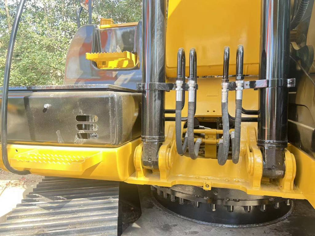 CAT 320 D L - Pelle sur chenille: photos 2 CAT 320 D L - Pelle sur chenille: photos 2