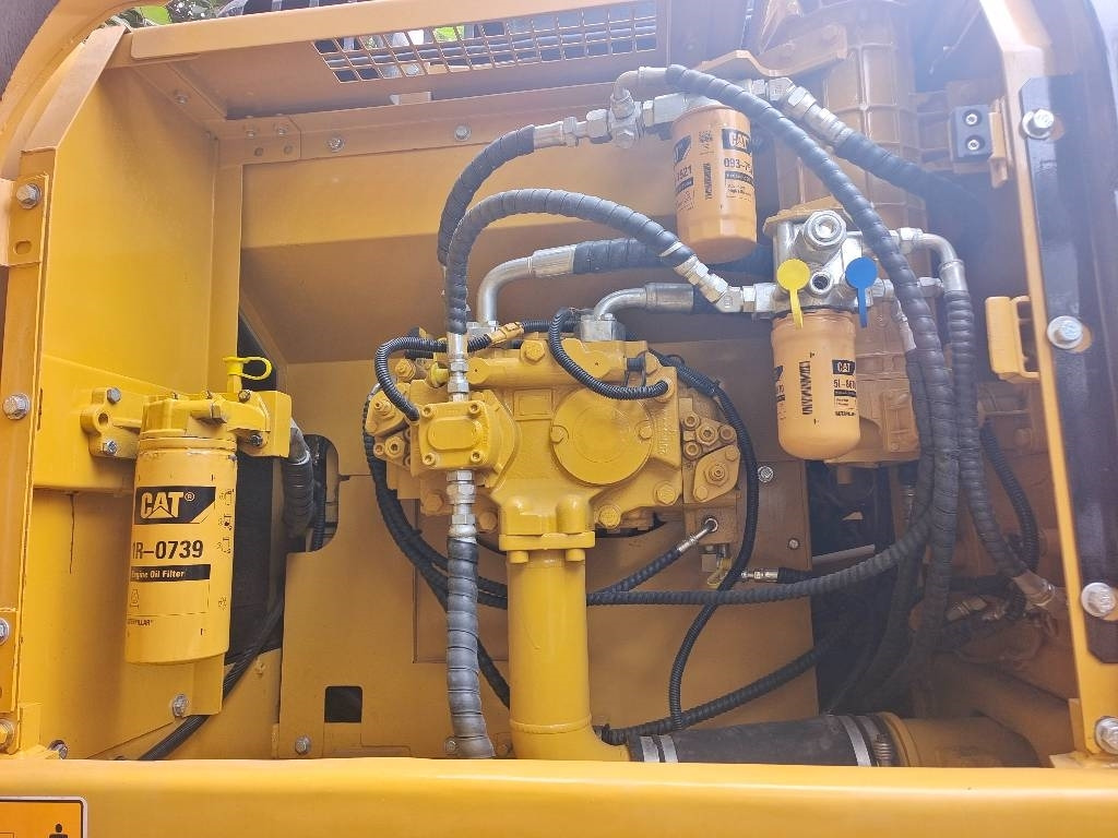 CAT 324 D - Pelle sur chenille: photos 3 CAT 324 D - Pelle sur chenille: photos 3