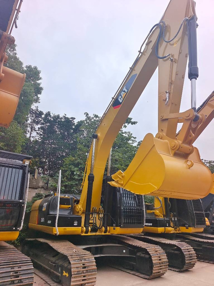 CAT 324 D - Pelle sur chenille: photos 1 CAT 324 D - Pelle sur chenille: photos 1