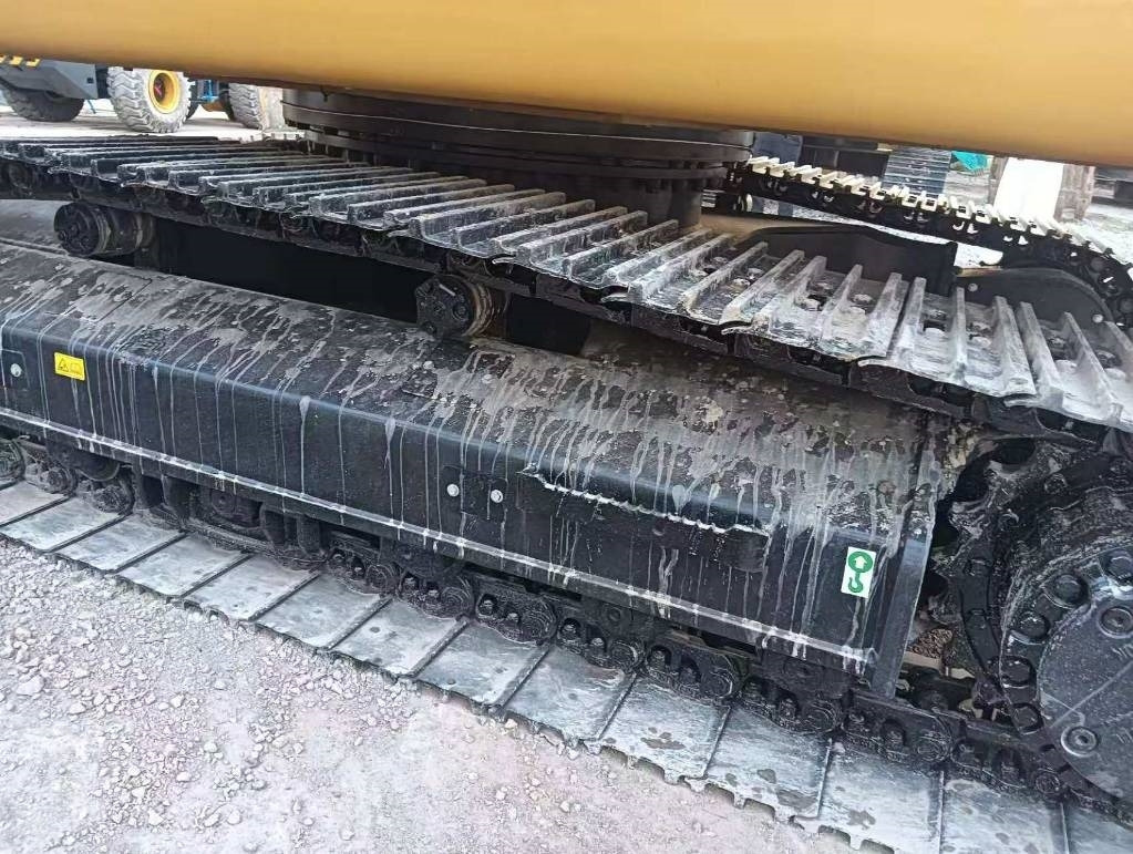 CAT 324 D2L - Pelle sur chenille: photos 4 CAT 324 D2L - Pelle sur chenille: photos 4