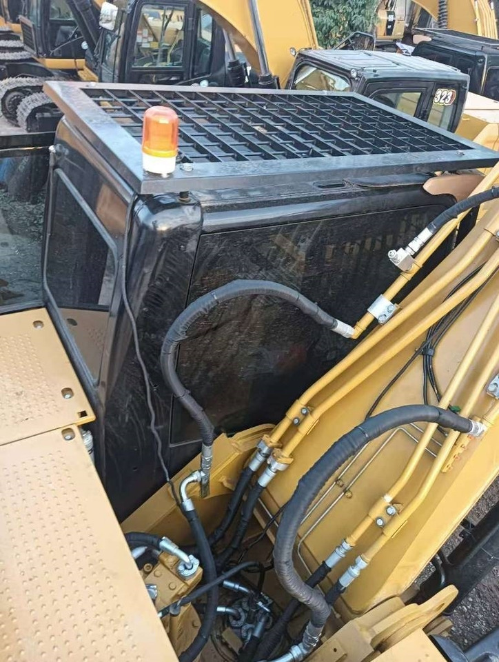 CAT 324 D2L - Pelle sur chenille: photos 5 CAT 324 D2L - Pelle sur chenille: photos 5