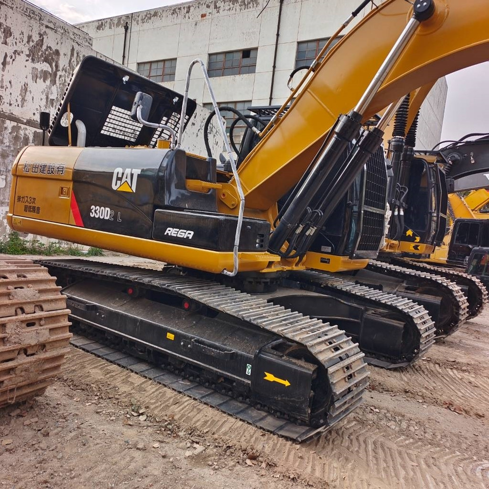 CAT 324 D2L - Pelle sur chenille: photos 3 CAT 324 D2L - Pelle sur chenille: photos 3