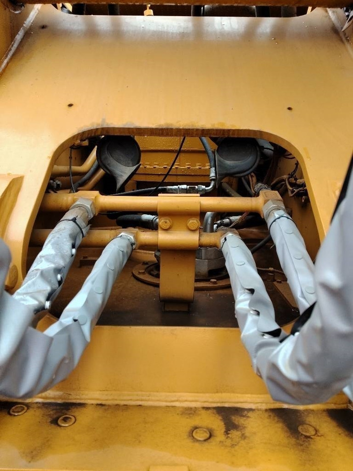 CAT 330GC - Pelle sur chenille: photos 2 CAT 330GC - Pelle sur chenille: photos 2