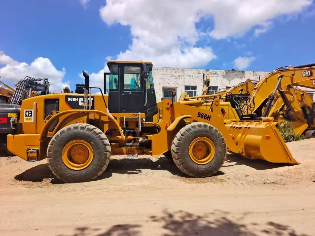 CAT 966 H - Chargeuse sur pneus: photos 3 CAT 966 H - Chargeuse sur pneus: photos 3