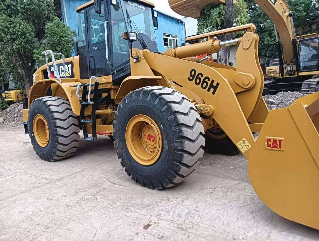 CAT 966 H - Chargeuse sur pneus: photos 1 CAT 966 H - Chargeuse sur pneus: photos 1