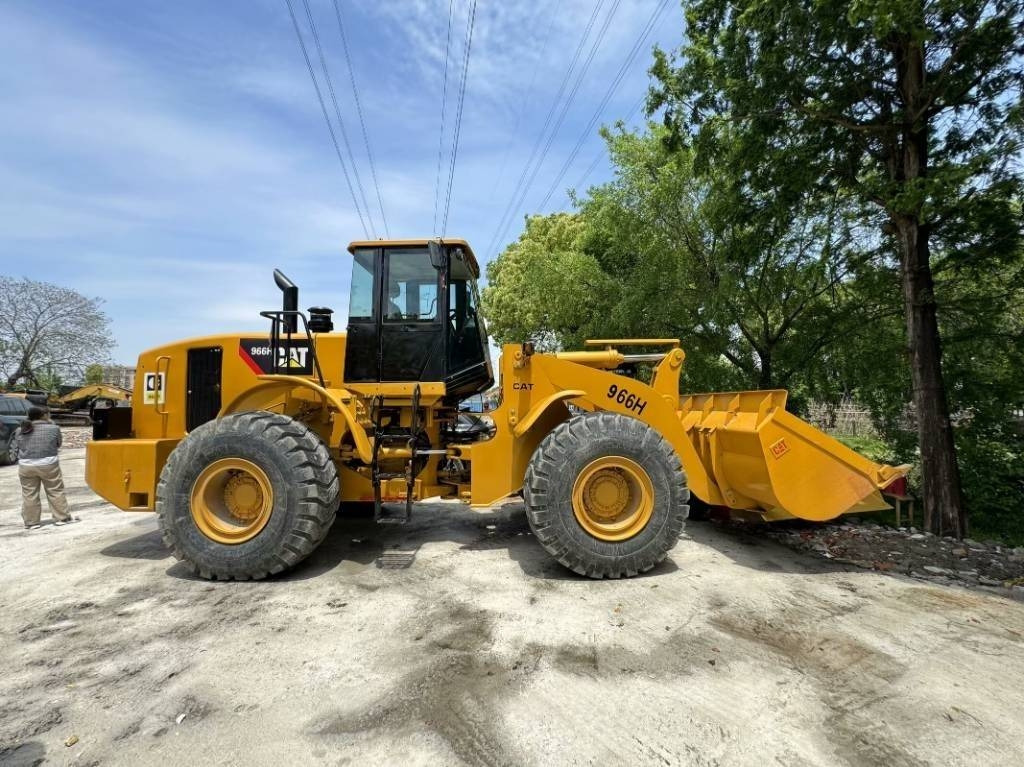 CAT 966 H - Chargeuse sur pneus: photos 1 CAT 966 H - Chargeuse sur pneus: photos 1