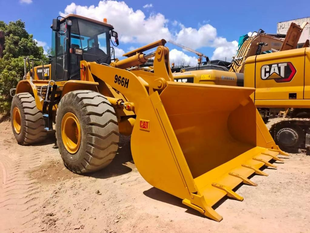 CAT 966 H - Chargeuse sur pneus: photos 1 CAT 966 H - Chargeuse sur pneus: photos 1