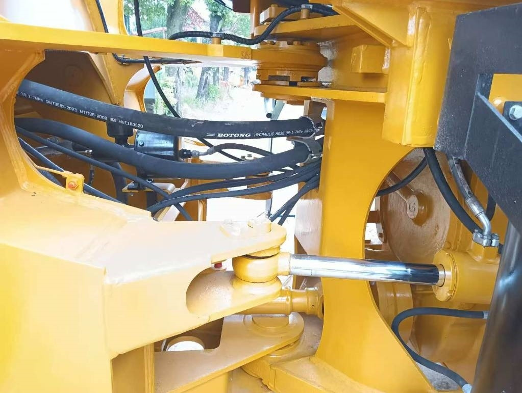 CAT 966 H - Chargeuse sur pneus: photos 3 CAT 966 H - Chargeuse sur pneus: photos 3