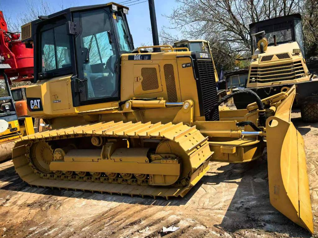 CAT D 6 K XLP - Niveleuse: photos 3 CAT D 6 K XLP - Niveleuse: photos 3