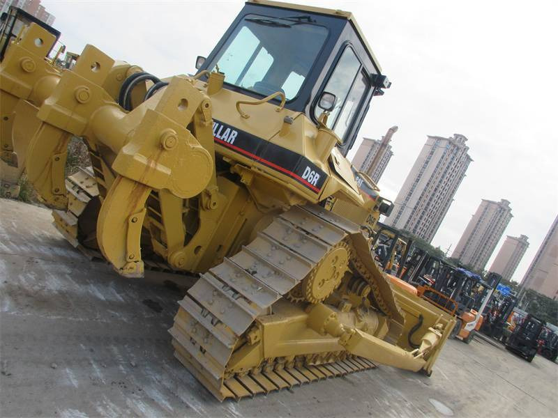 CAT D 6 R - Niveleuse: photos 1 CAT D 6 R - Niveleuse: photos 1