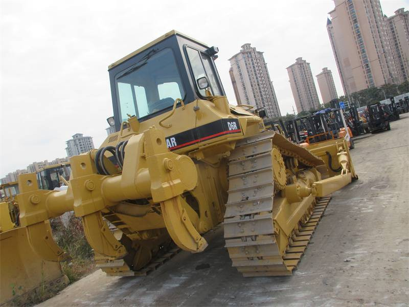 CAT D 6 R - Niveleuse: photos 3 CAT D 6 R - Niveleuse: photos 3