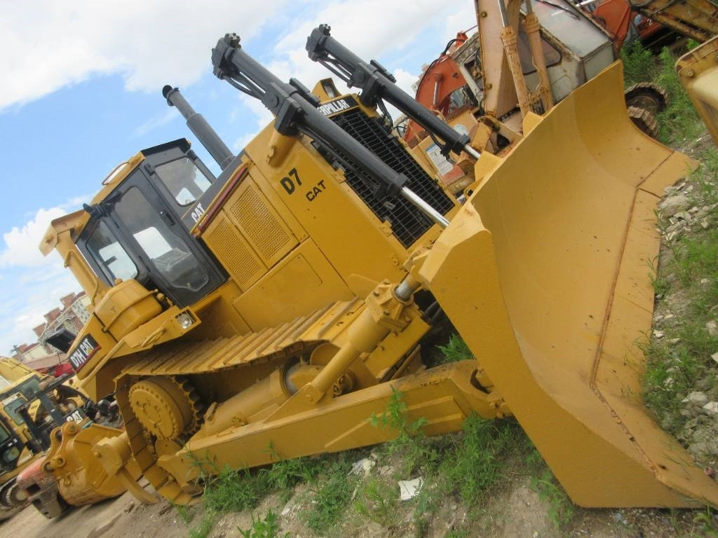 CAT D 7 H - Bulldozer: photos 2 CAT D 7 H - Bulldozer: photos 2