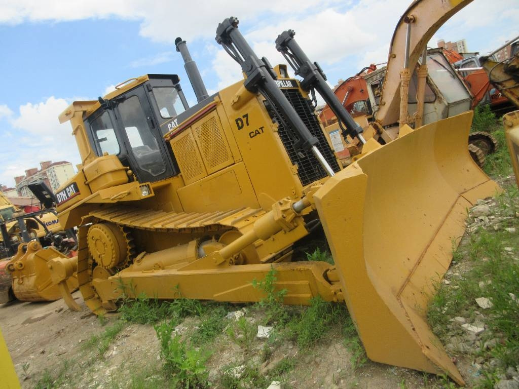CAT D 7 H - Bulldozer: photos 1 CAT D 7 H - Bulldozer: photos 1