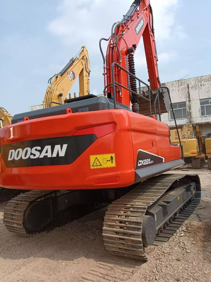 Doosan DX 225 - Pelle sur chenille: photos 3 Doosan DX 225 - Pelle sur chenille: photos 3