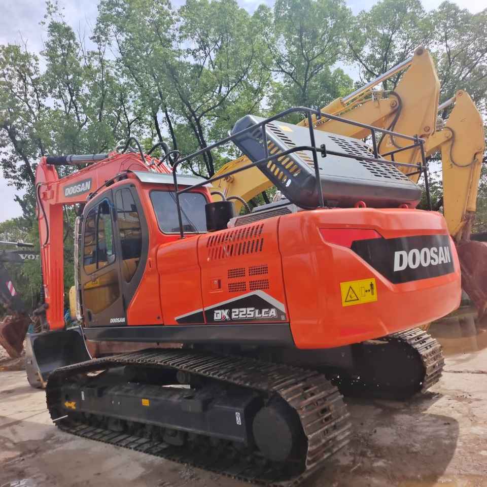 Doosan DX 225 LC - Pelle sur chenille: photos 1 Doosan DX 225 LC - Pelle sur chenille: photos 1