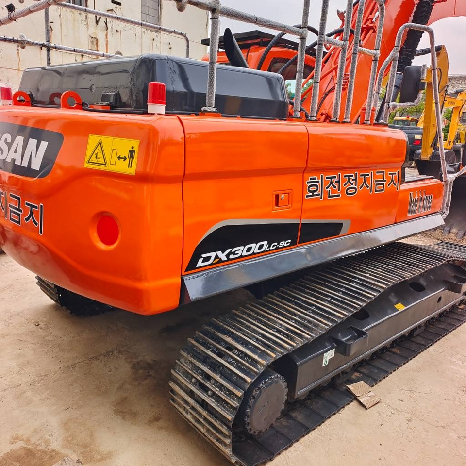 Doosan DX 300 - Pelle sur chenille: photos 1 Doosan DX 300 - Pelle sur chenille: photos 1