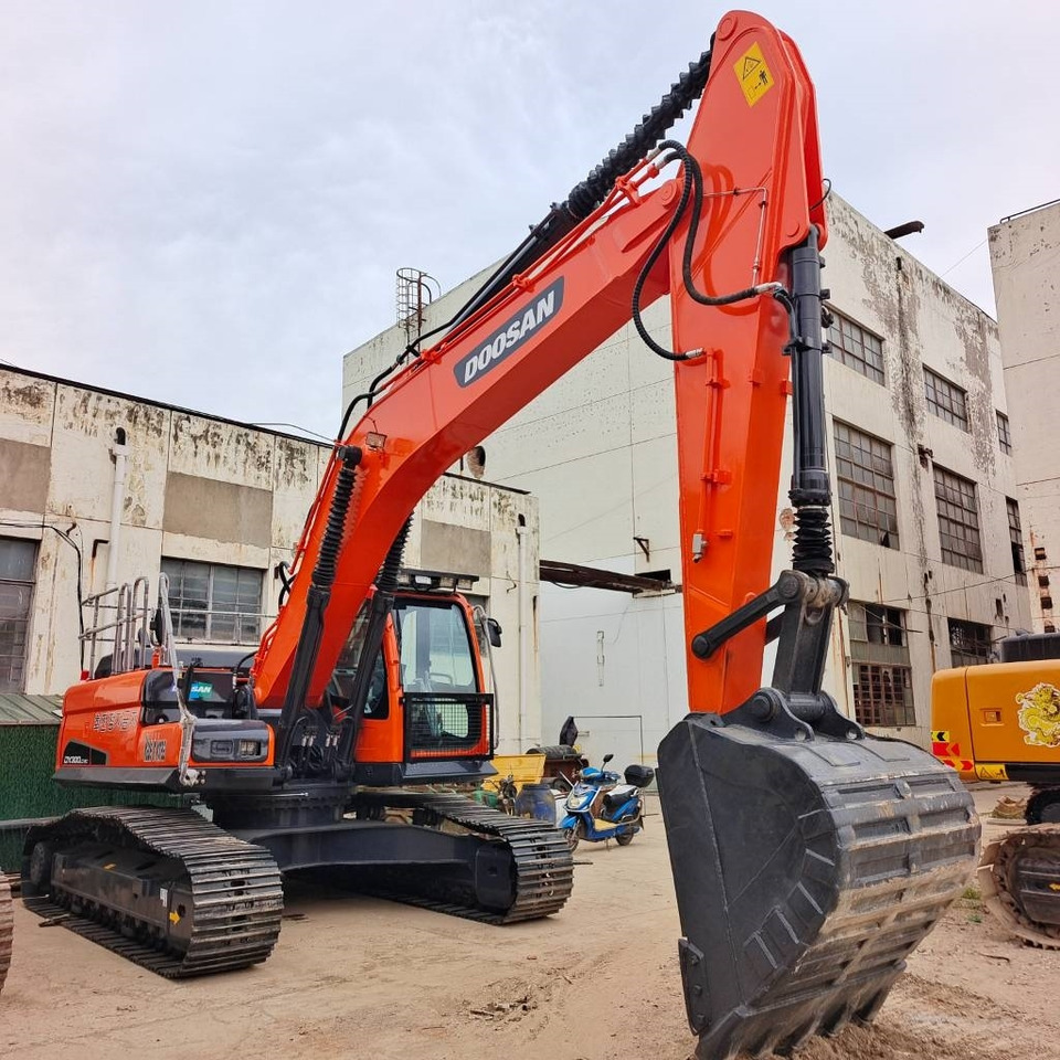 Doosan DX 300 - Pelle sur chenille: photos 4 Doosan DX 300 - Pelle sur chenille: photos 4