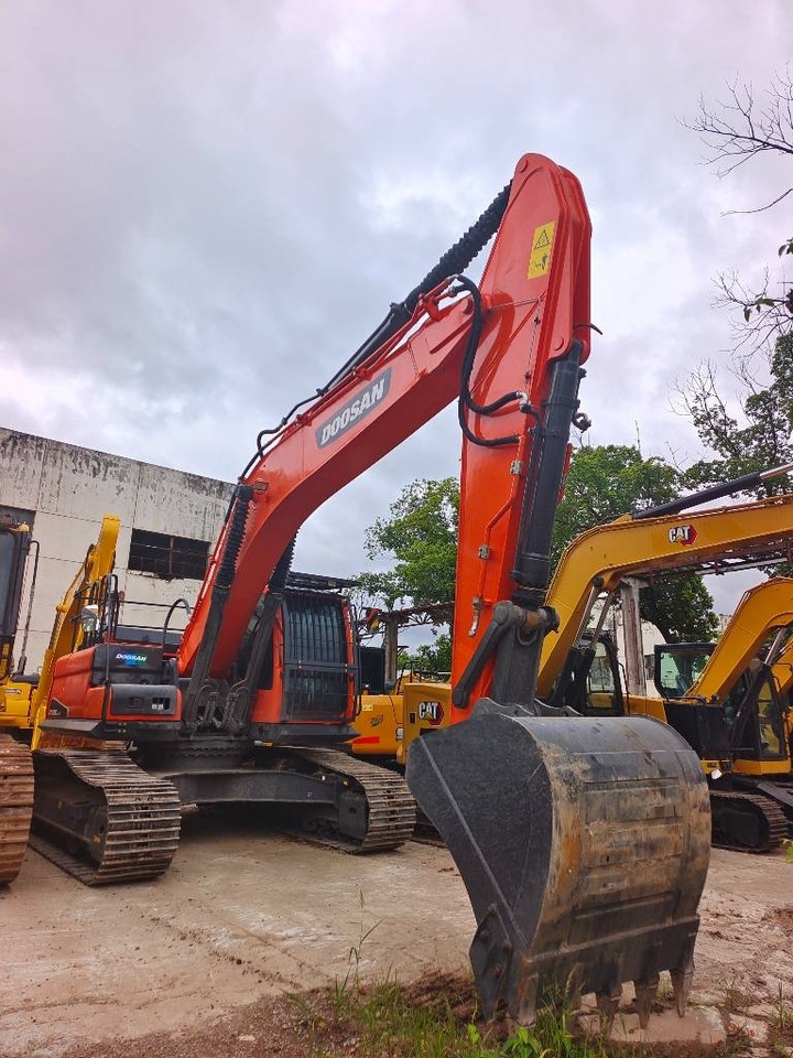 Doosan DX 300 - Pelle sur chenille: photos 2 Doosan DX 300 - Pelle sur chenille: photos 2