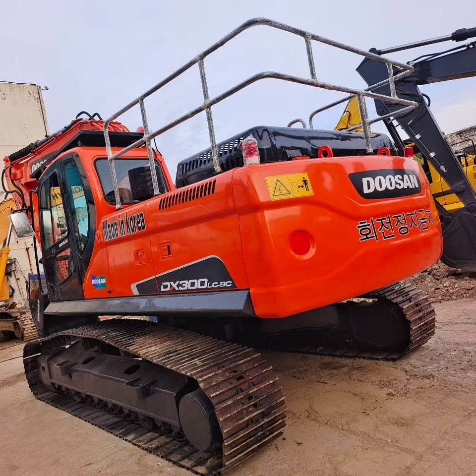 Doosan DX 300 - Pelle sur chenille: photos 1 Doosan DX 300 - Pelle sur chenille: photos 1