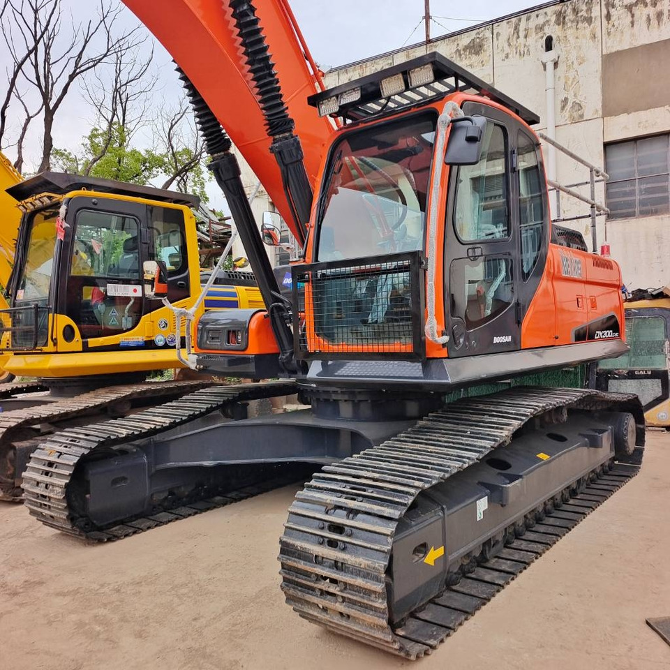 Doosan DX 300 - Pelle sur chenille: photos 1 Doosan DX 300 - Pelle sur chenille: photos 1