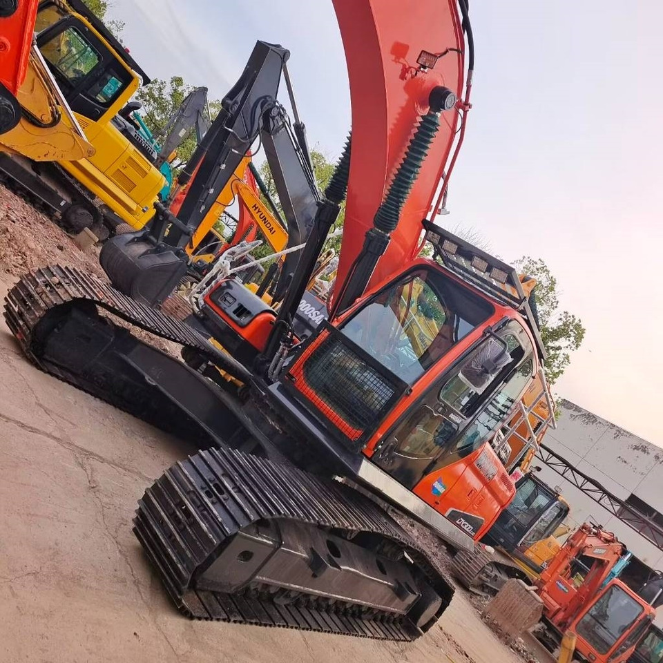 Doosan DX 300 LC - Pelle sur chenille: photos 4 Doosan DX 300 LC - Pelle sur chenille: photos 4