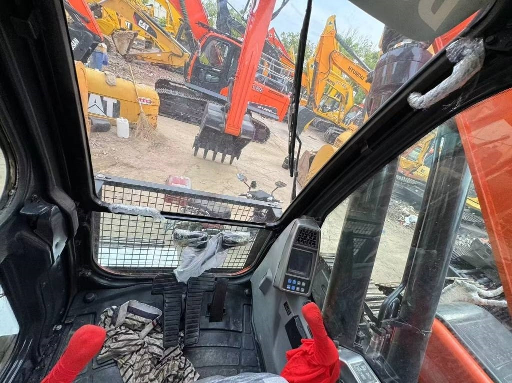 Doosan DX 300 LC - Pelle sur chenille: photos 2 Doosan DX 300 LC - Pelle sur chenille: photos 2