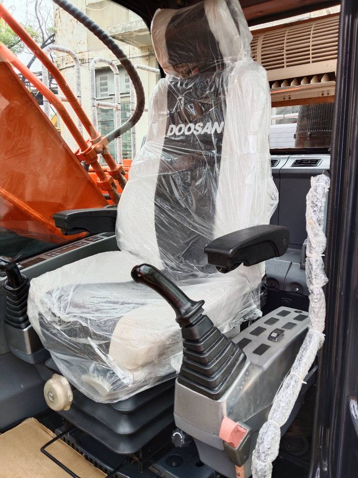 Doosan DX 300 LC - Pelle sur chenille: photos 4 Doosan DX 300 LC - Pelle sur chenille: photos 4