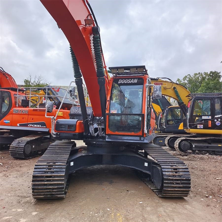 Doosan DX 300 LCA - Pelle sur chenille: photos 3 Doosan DX 300 LCA - Pelle sur chenille: photos 3