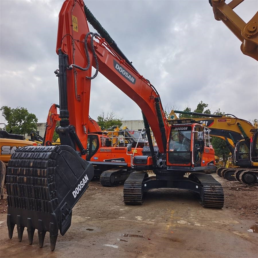 Doosan DX 300 LCA - Pelle sur chenille: photos 3 Doosan DX 300 LCA - Pelle sur chenille: photos 3