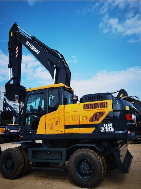 Hyundai 210W-9 - Pelle sur pneus: photos 5 Hyundai 210W-9 - Pelle sur pneus: photos 5