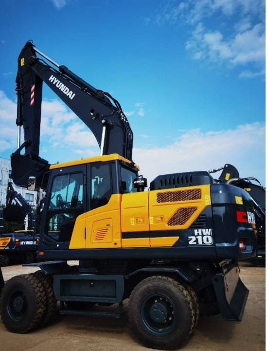 Hyundai 210W-9 - Pelle sur pneus: photos 3 Hyundai 210W-9 - Pelle sur pneus: photos 3