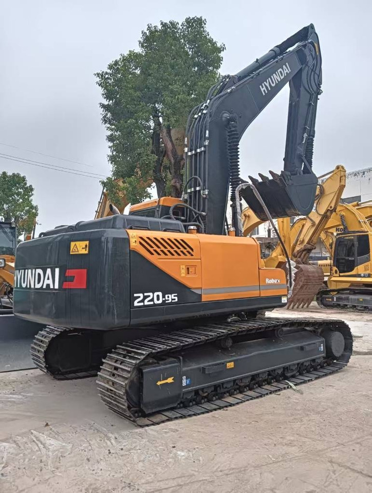 Hyundai 220 LC-9S - Pelle sur chenille: photos 1 Hyundai 220 LC-9S - Pelle sur chenille: photos 1