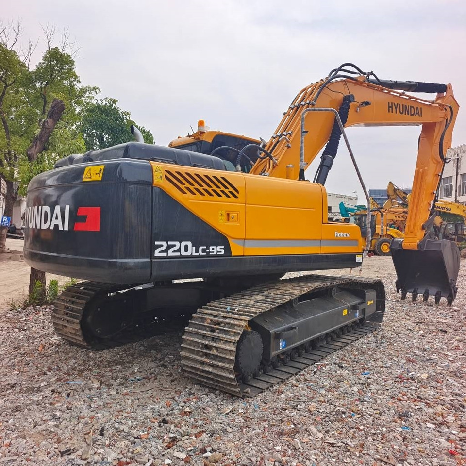 Hyundai 220LC-9T - Pelle sur chenille: photos 4 Hyundai 220LC-9T - Pelle sur chenille: photos 4